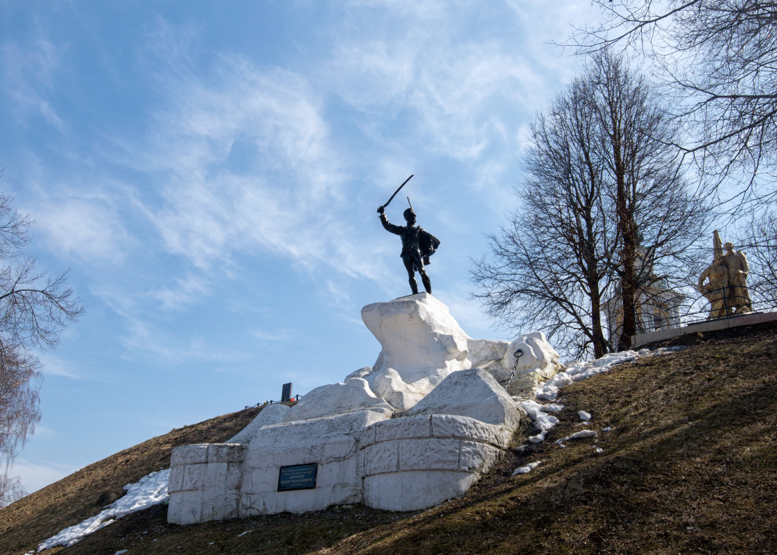 Памятник Дорохову - Олег Пученков