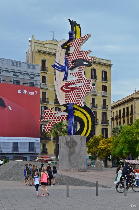 Скульптура "Голова" на Набережной Барселоны - Татьяна Ларионова
