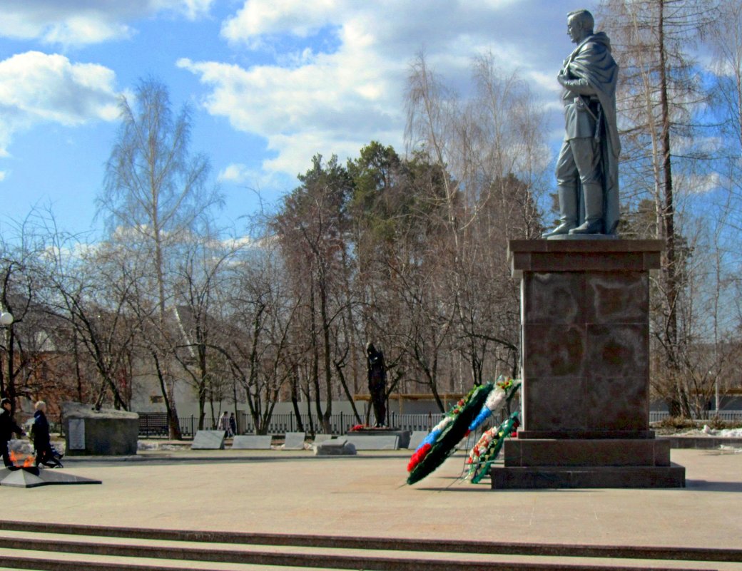Сквер воинской славы - Сергей Карачин