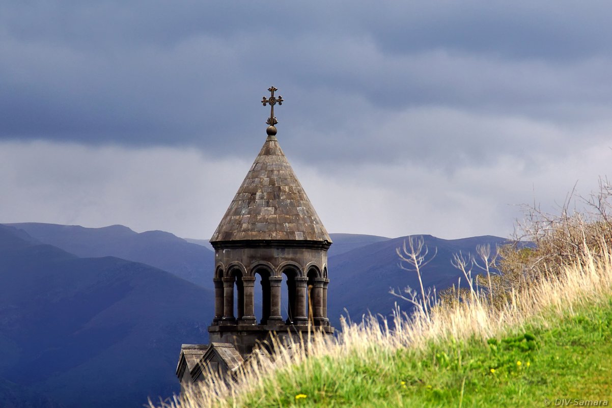 Храм в Армении в горах