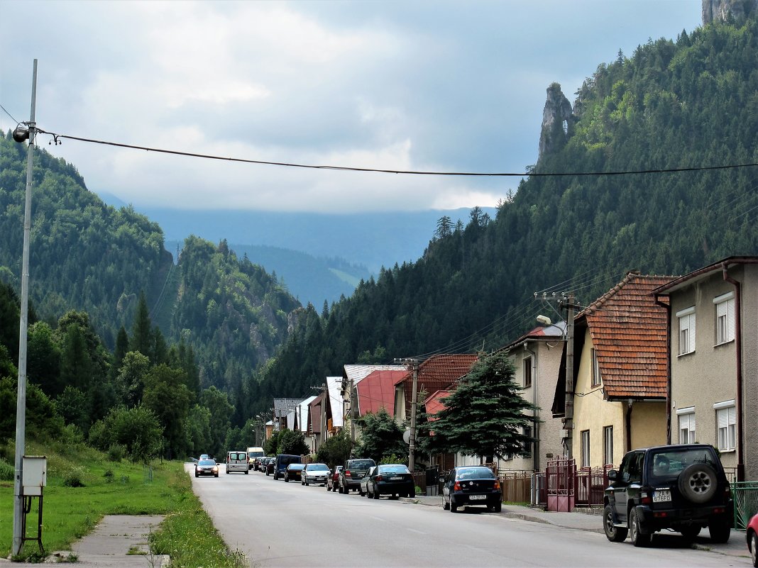 Улица в Карпатах - Аркадий Басович