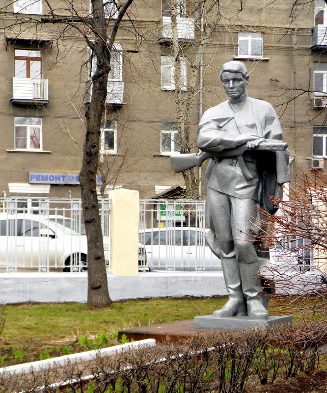 Памятник погибшим сотрудникам Боткинской больницы в Москве. - Елена 