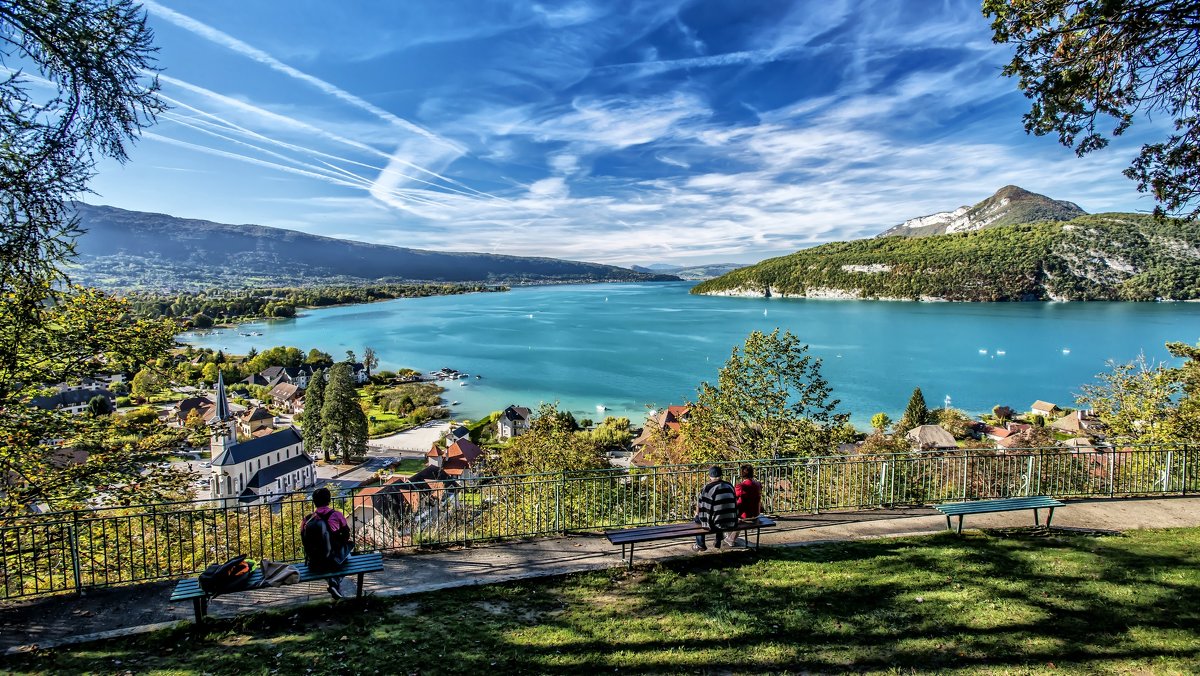 Beautiful panorama of Lake Annecy - Dmitry Ozersky
