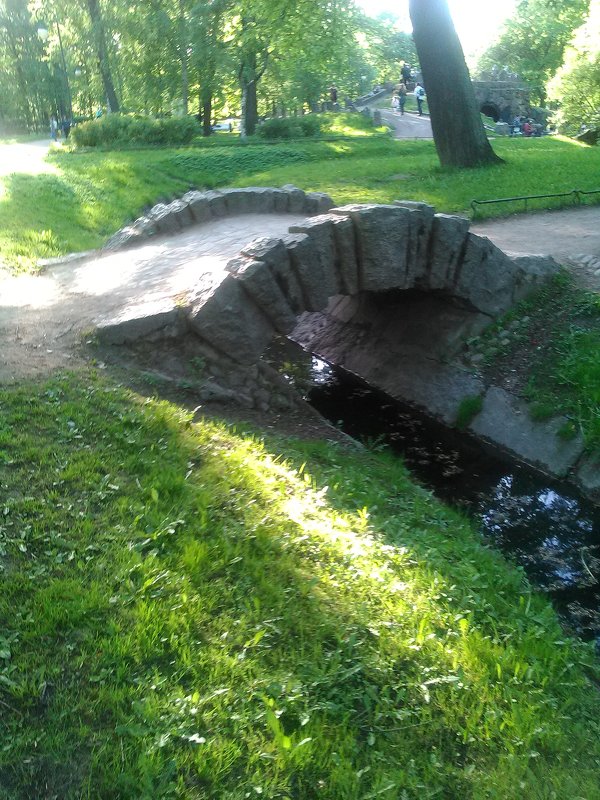 Стариннный мостик в Александровском саду. Май 2018 год. - Светлана Калмыкова
