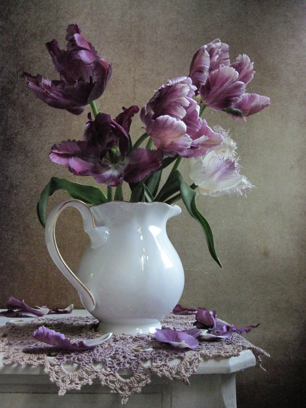 Фиолетовые тюльпаны - Наталия Тихомирова