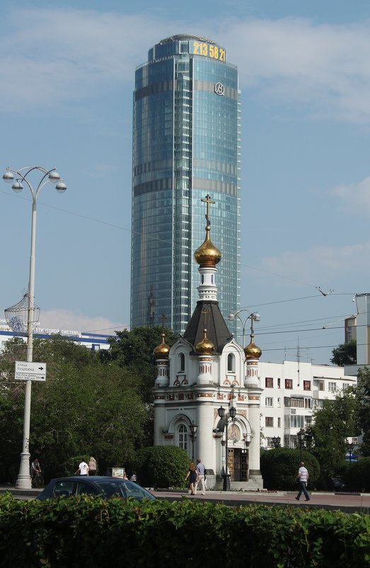 Часовня святой Екатерины на фоне Высоцкого. - sav-al-v Савченко