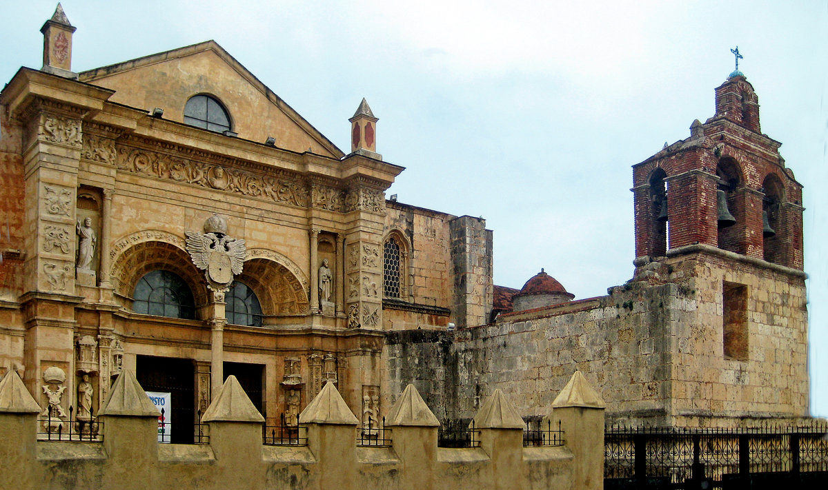 Кафедральным собором Санта-Мария-ла-Менор XVI век - ИРЭН@ .