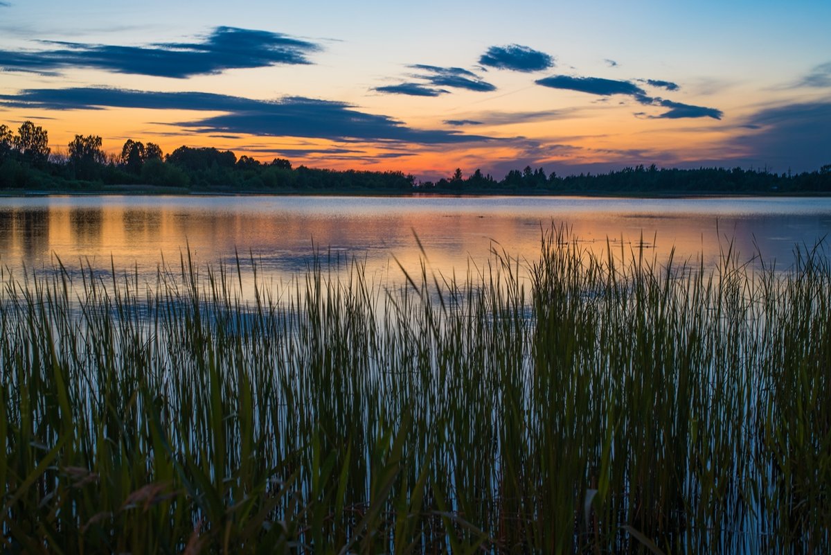 Июньский закат на Лебяжьем озере. - Виктор Евстратов