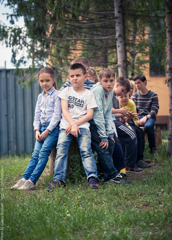 Дети в ожидании покатушек - Valeriy Nepluev