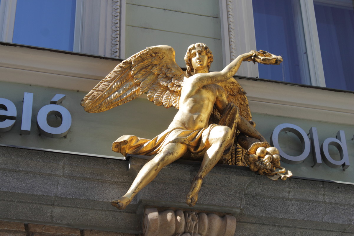 Ангел на фасаде отеля - Станислав Соколов