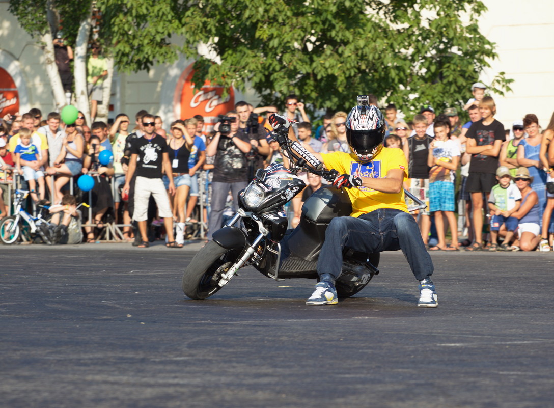 Stunt Moto Show. Таганрог. 10.08.2013 - Андрей Lyz