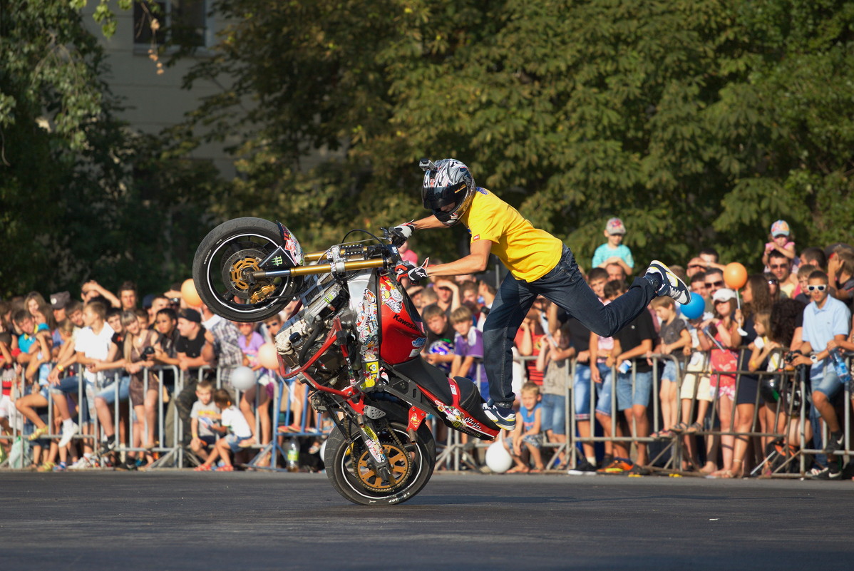 Stunt Moto Show. Таганрог. 10.08.2013 - Андрей Lyz