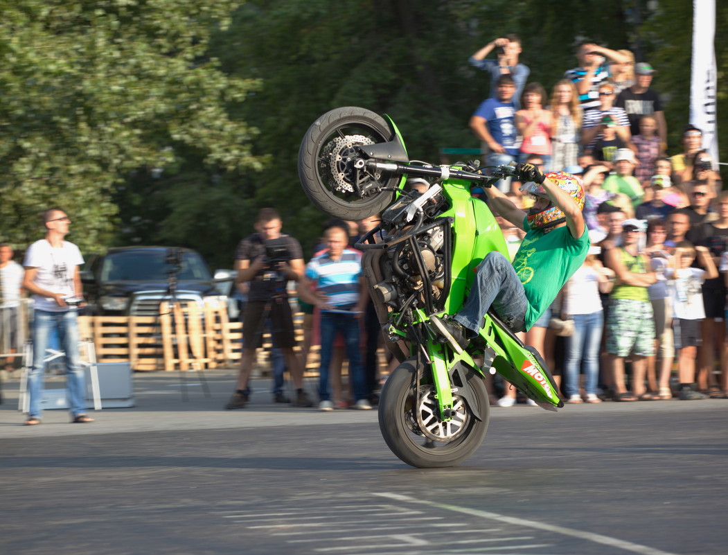 Stunt Moto Show. Таганрог. 10.08.2013 - Андрей Lyz