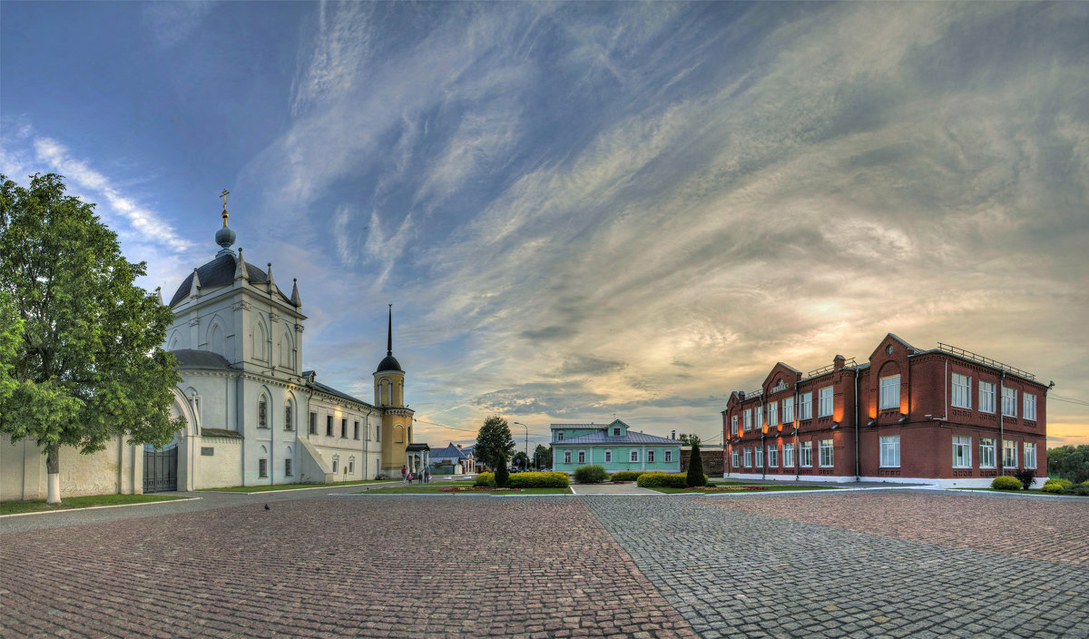 Соборная площадь в Коломне - Mikhail .