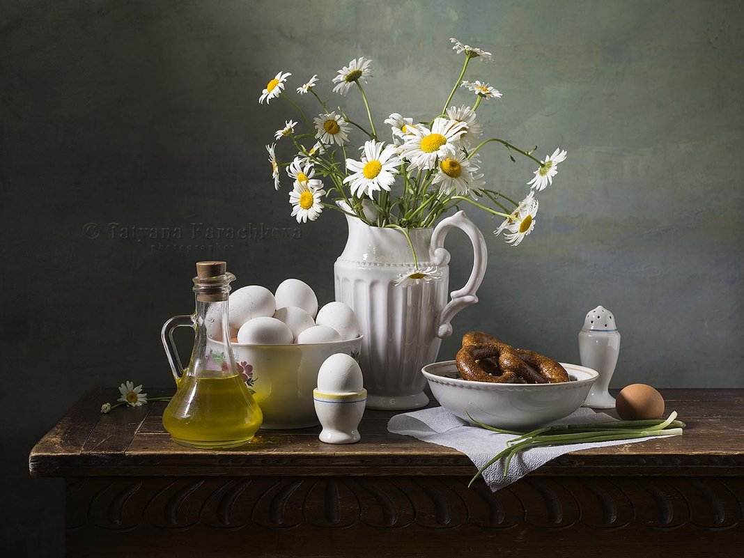 Летний натюрморт с яйцами - Татьяна Карачкова
