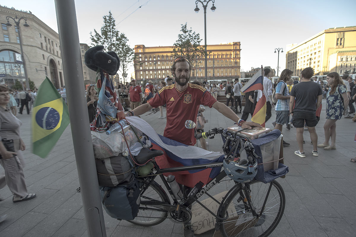 Москва. 6000 км на велосипеде из Испании на мундиаль. - Игорь Олегович Кравченко