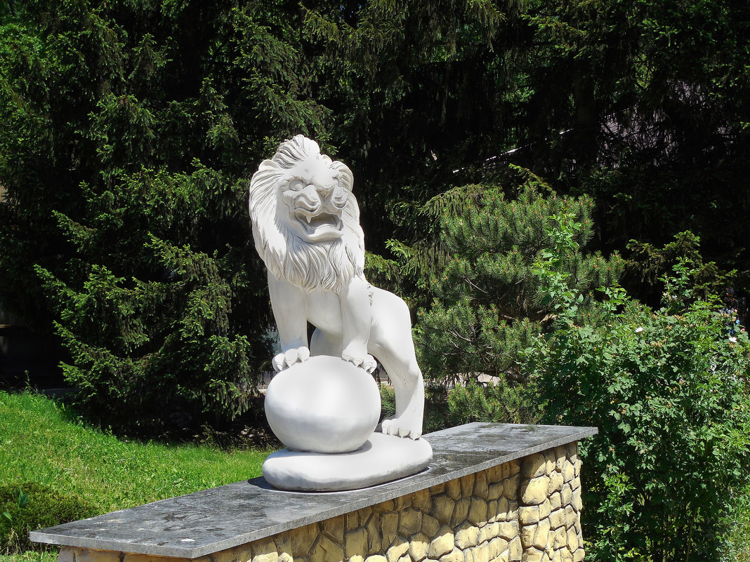 Скульптура льва - Александр Борисович