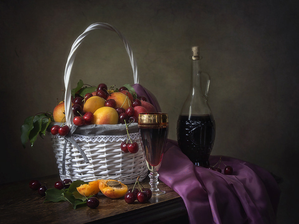 Натюрморт с фруктами и вином - Ирина Приходько