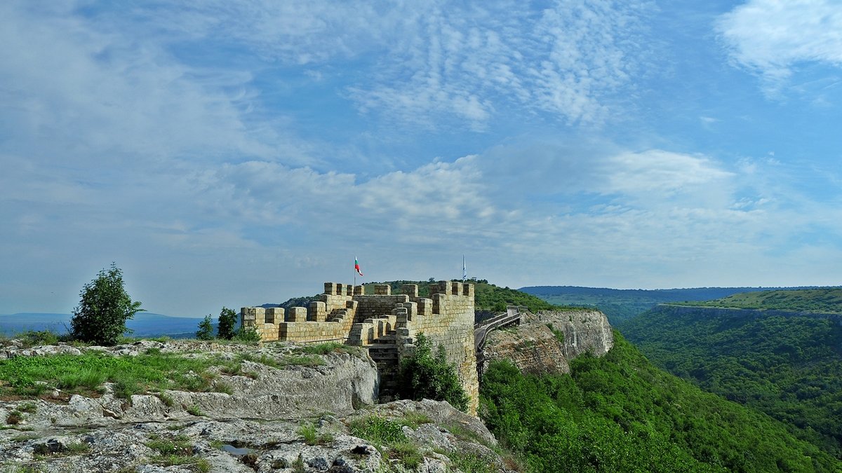 Болгария Крепость Овеч северный вход - wea *