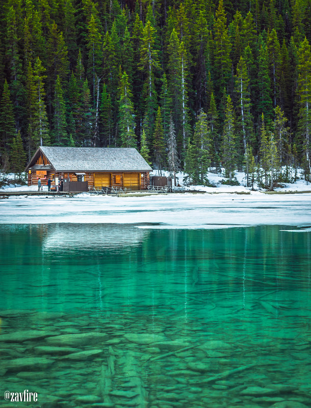 Lake Louise. Alberta. Canada - Andy Zav