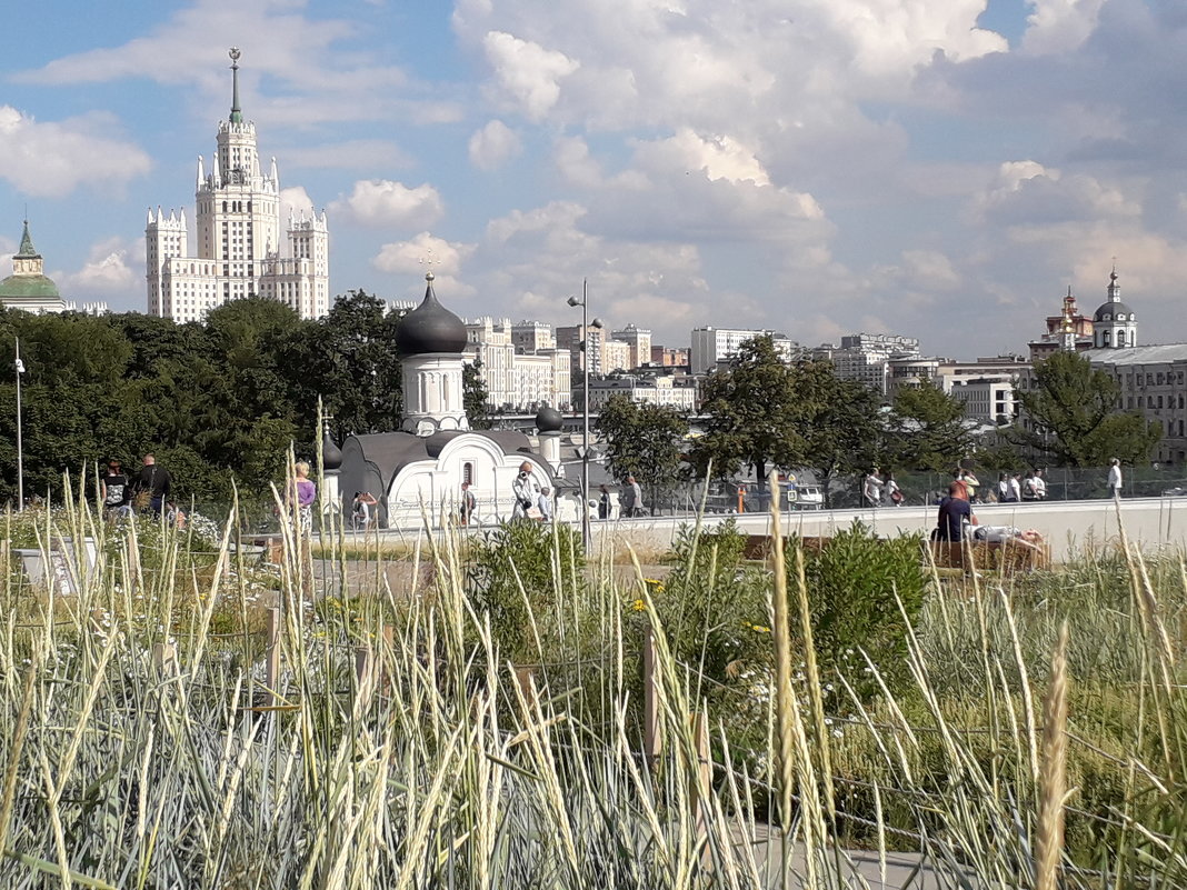 в парке Зарядье - Августа 