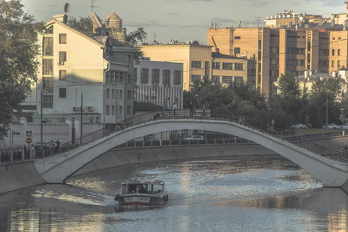 На Обводном канале Москва-реки началось пассажирское движение. - Игорь Олегович Кравченко