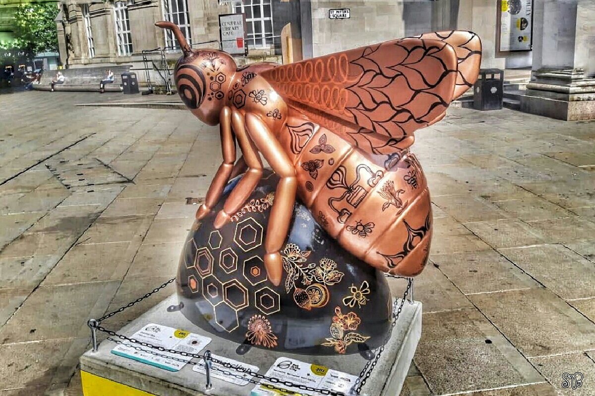 Пчела - символ Манчестера - Сергей Б.