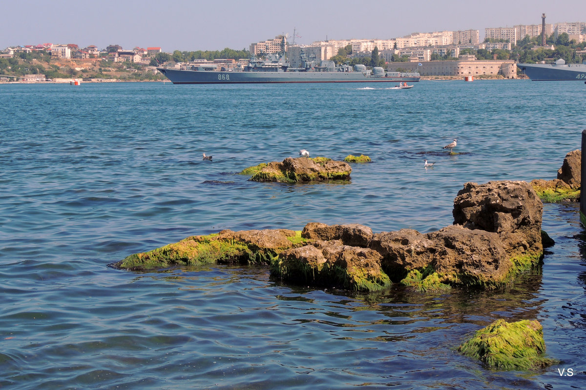 СЕВАСТОПОЛЬ -  МОРСКИЕ ЗАРИСОВКИ - ПОСЛЕ ПРАЗДНИКА - ВАДИМ СКОРОБОГАТОВ