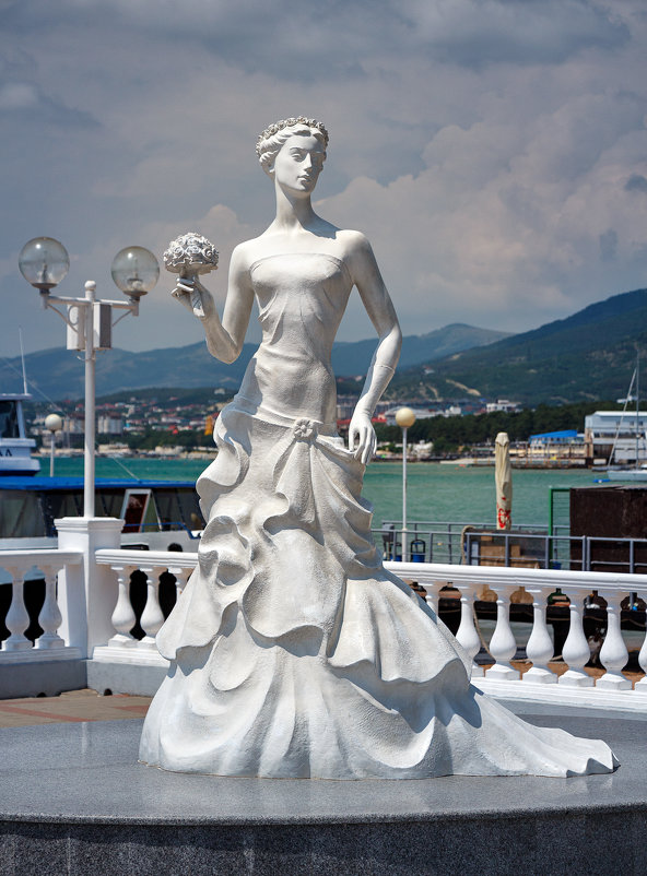 Скульптура "Белая невеста", г. Геленджик - Андрей Гриничев
