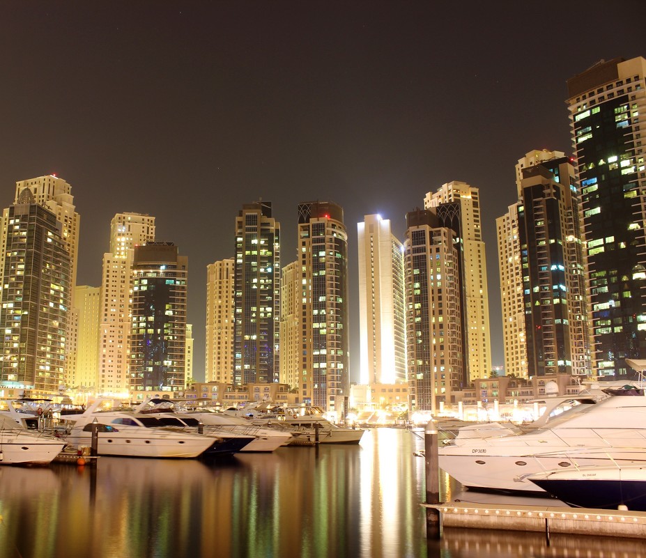 Dubai Marina at night - Aliona Kamdina