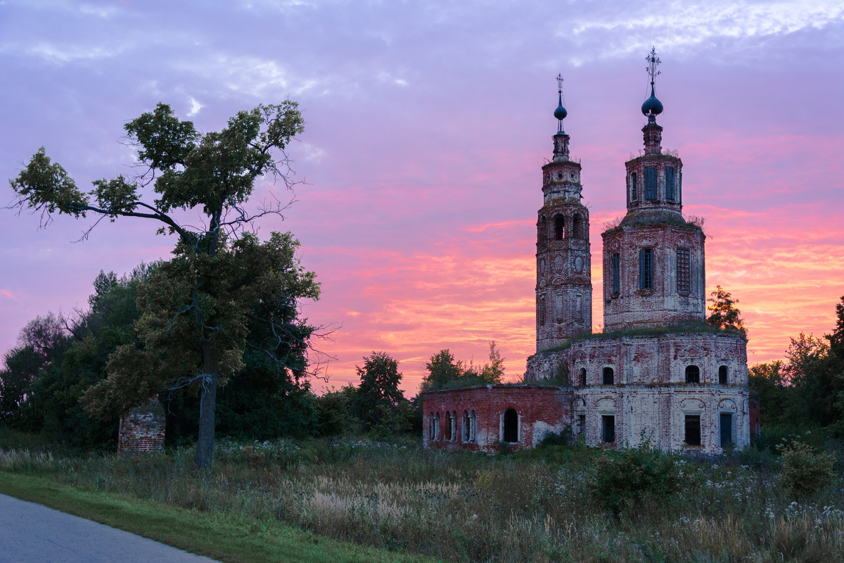 Старая церковь - Дмитрий Симонов