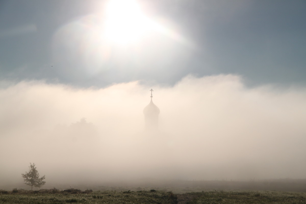 Храм Вознесение в тумане Екатеринбург