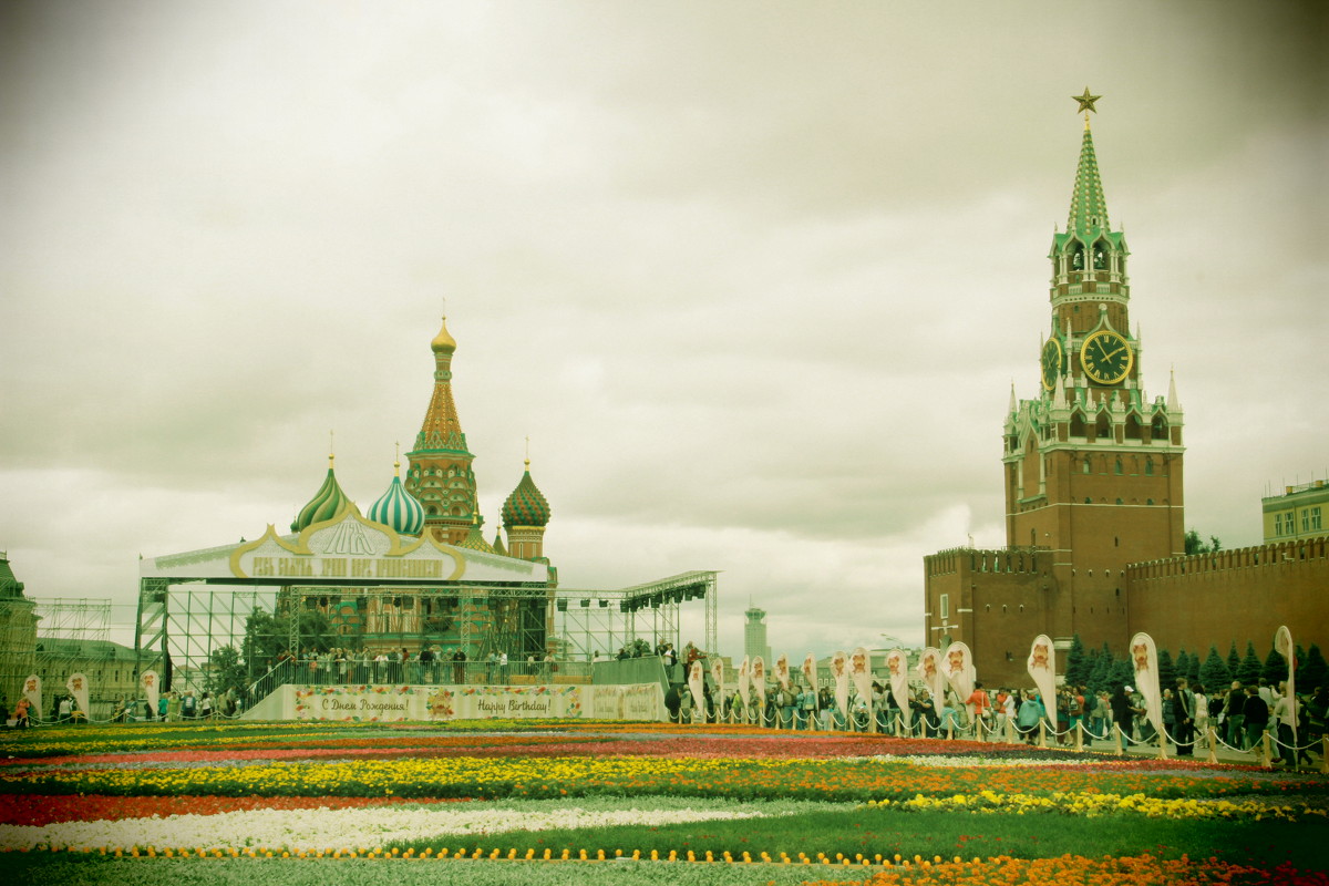 Red Square - Uliyana Makshanova