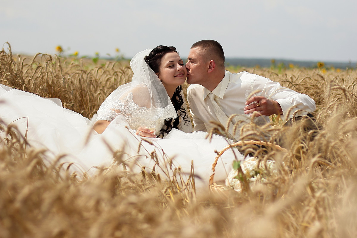 свадебная в поле - Ирина Исова 