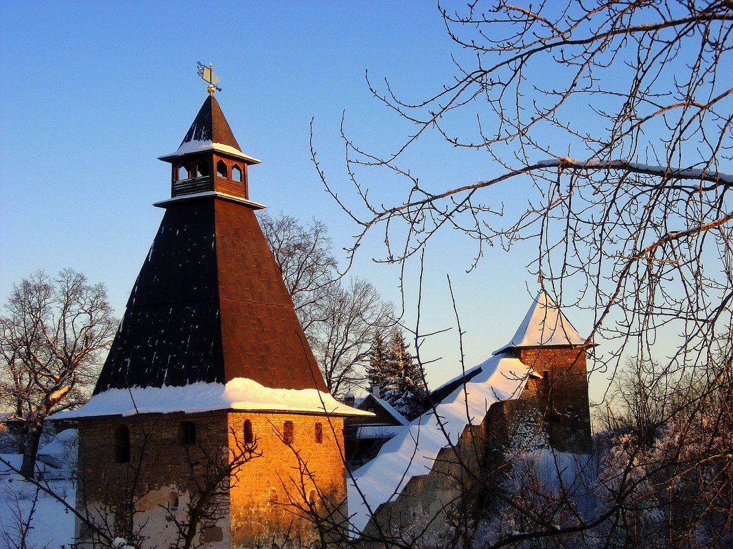 Башни Псково-Печерского монастыря - Leonid Tabakov