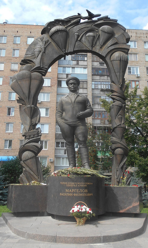 Памятник В.Ф.Маргелову - Tarka 