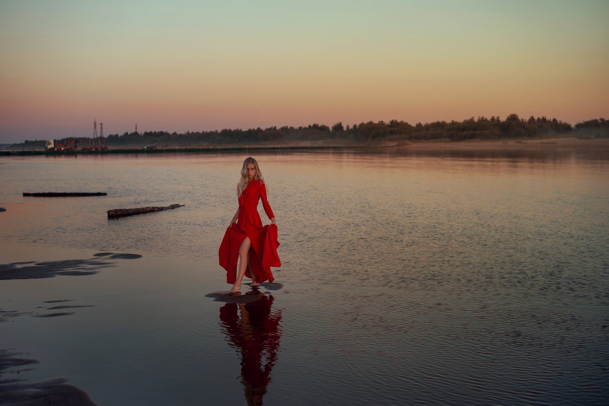 Красное платье, красный закат - Женя Рыжов
