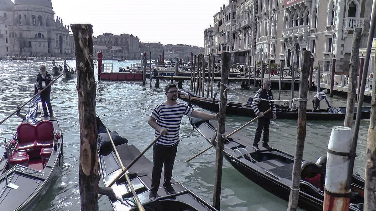 Venezia. Gondolieri sul Canal Grande. - Игорь Олегович Кравченко