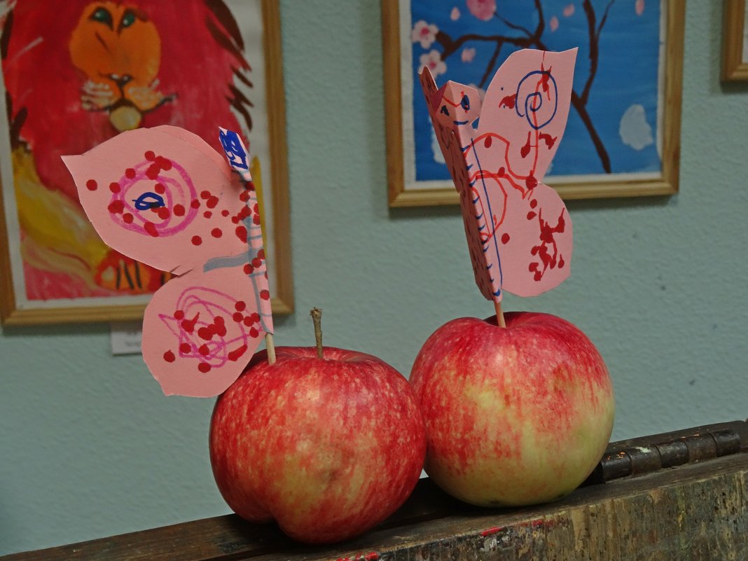 два яблока - Natalia Mihailova