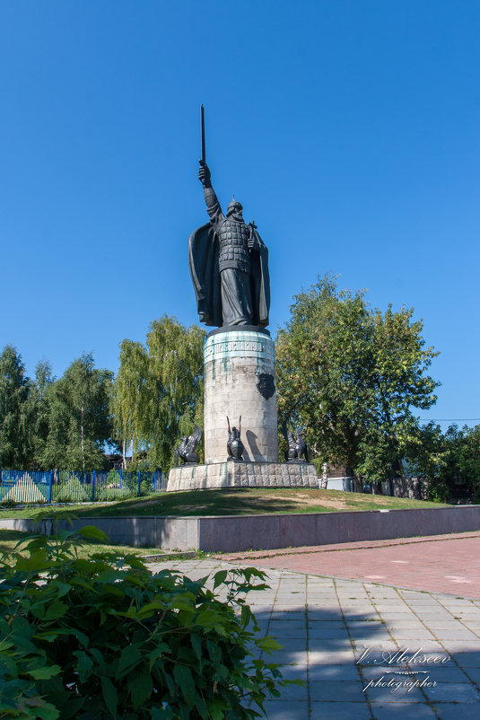 Памятник Илье Муромцу. - Putnik 