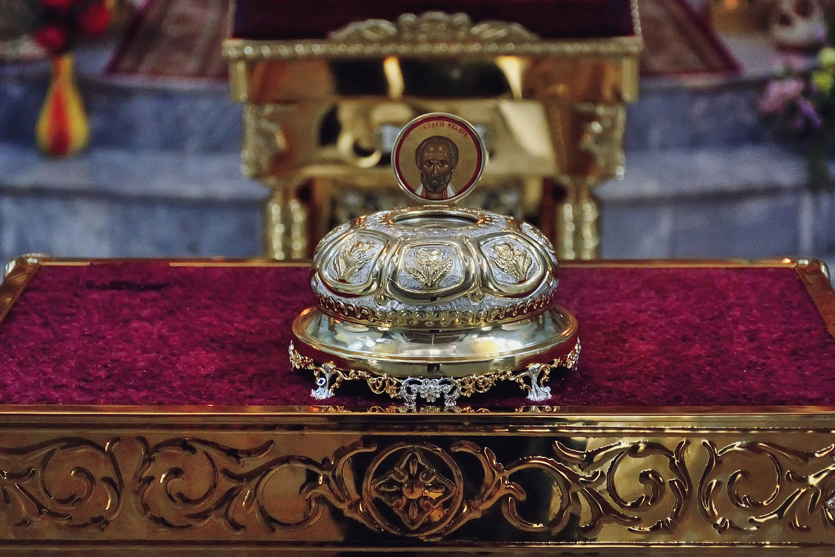 ковчег из Ватикана с частицей мощей Николая Чудотворца - Олег Архипов