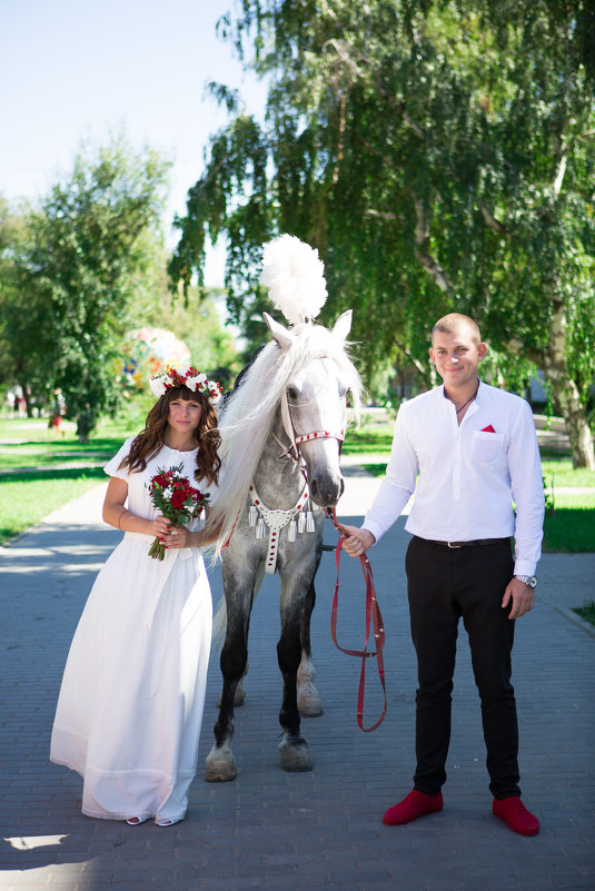 Жених и невеста с лошадью - Valentina Zaytseva