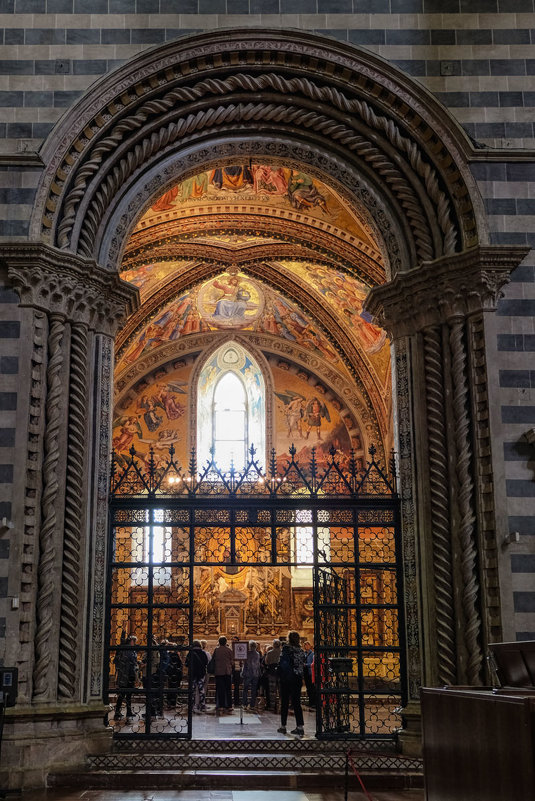 Умбрия. Орвието. Кафедральный собор (Duomo di Orvieto).  Придел Св. Бриция. - Надежда Лаптева