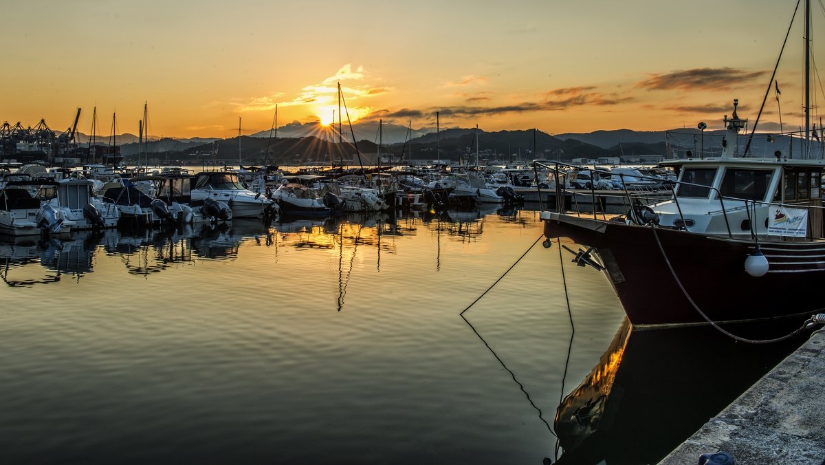 Autumn morning in Liguria - Dmitry Ozersky