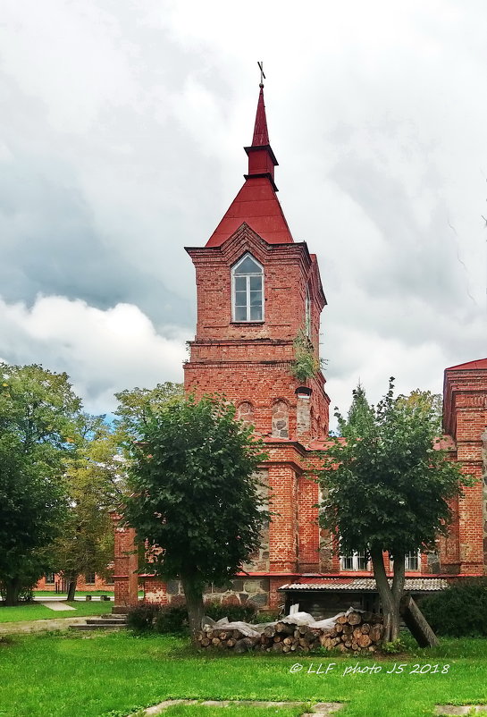 Здание бывшей православной церкви построено в 1916 году. - Liudmila LLF