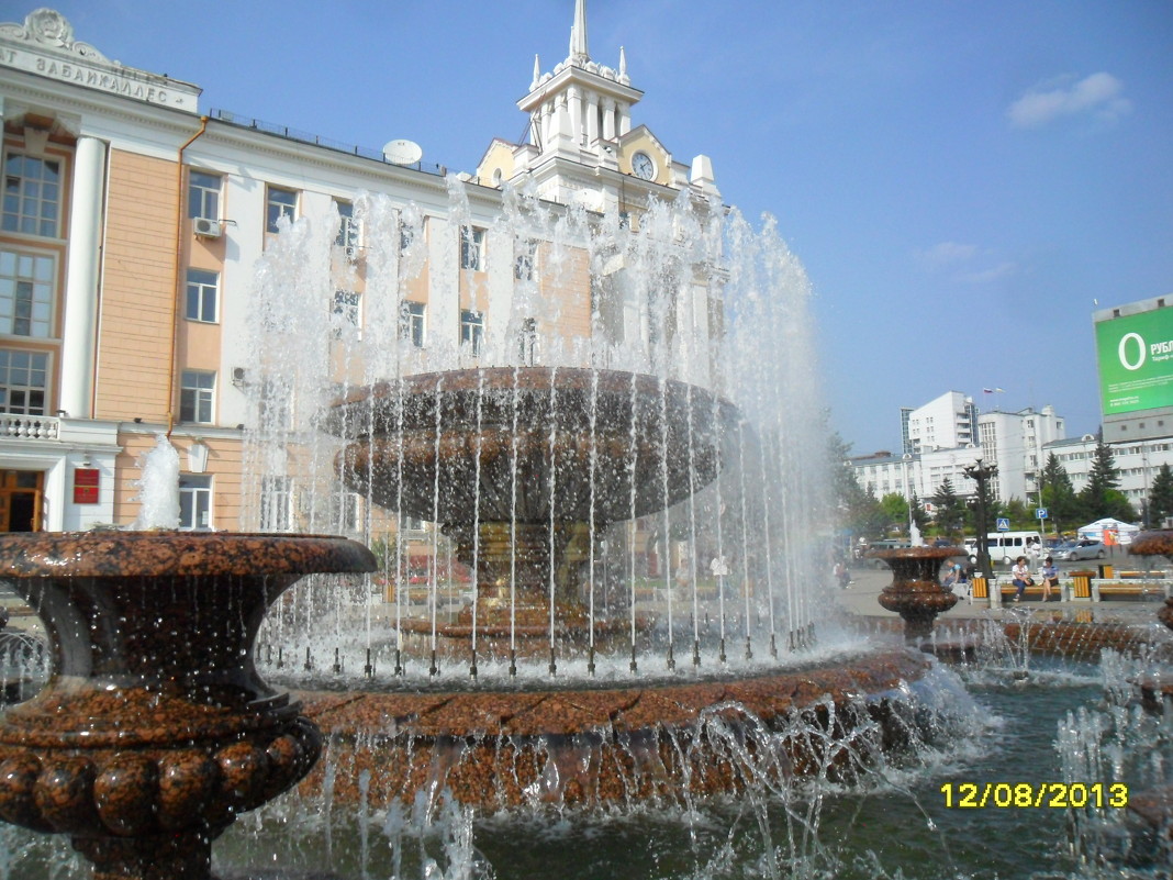 фонтан на площади Улан-Удэ - Шончалай 