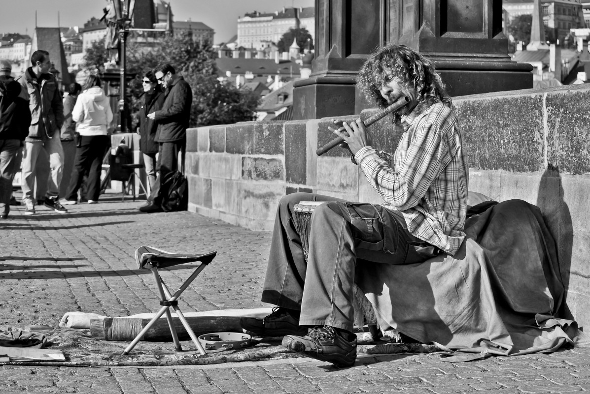 Уличный музыкант - Александр Солдатов