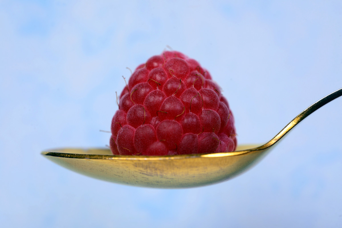 raspberry on the spoon - Дмитрий Каминский