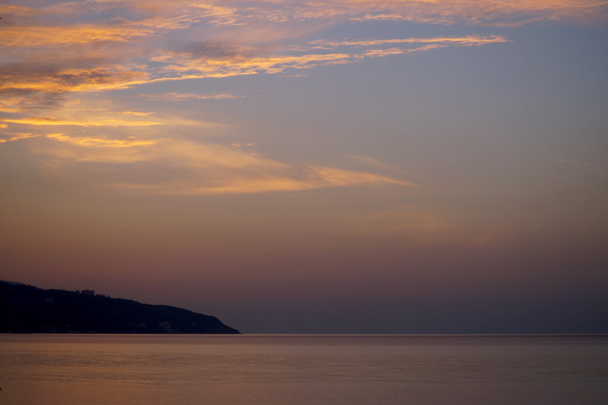 И таким бывает рассвет в Крыму. Ливадия, Большая Ялта. - Анна Чуприна