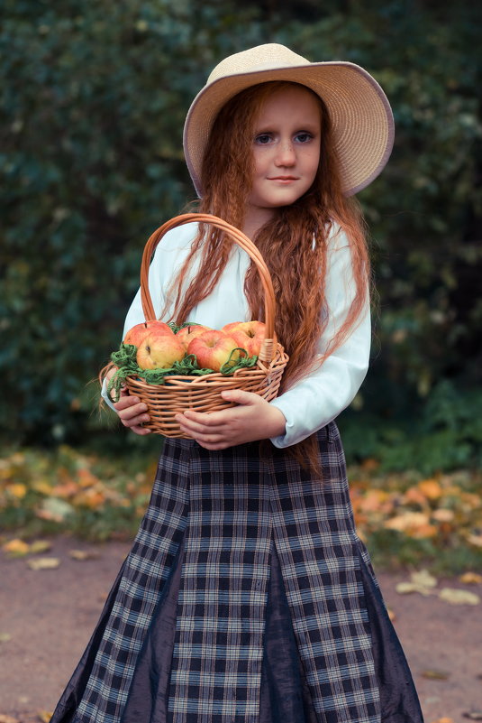 Девочка с яблоками - Алексей Корнеев